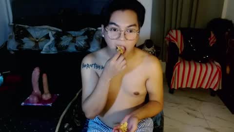 Fem boi Nards online show from July 5, 9:56 am