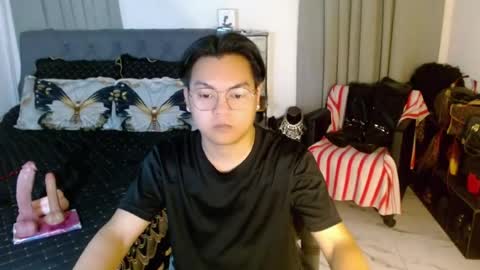 Fem boi Nards online show from July 8, 8:40 am