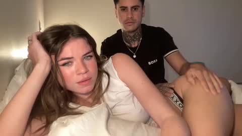 yourgirlaurora online show from May 15, 2:11 am