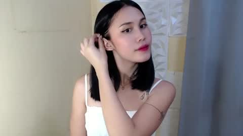 yourgoddess_cristine online show from August 11, 5:31 am