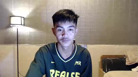 yourguy_josh23 online show from March 20, 1:36 pm