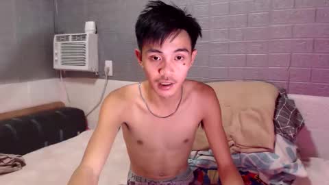 yourguy_josh23 online show from April 4, 3:54 am