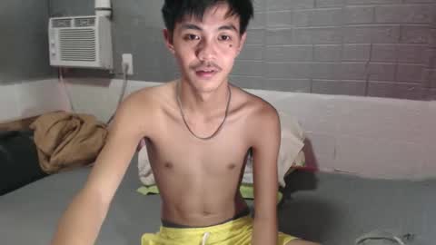 yourguy_josh23 online show from April 23, 3:21 am