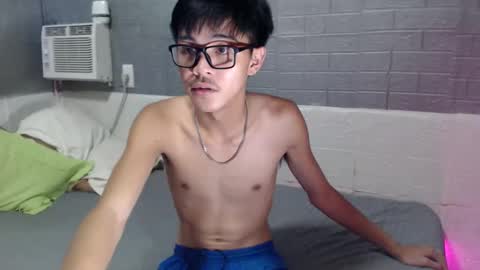 yourguy_josh23 online show from April 24, 12:53 pm
