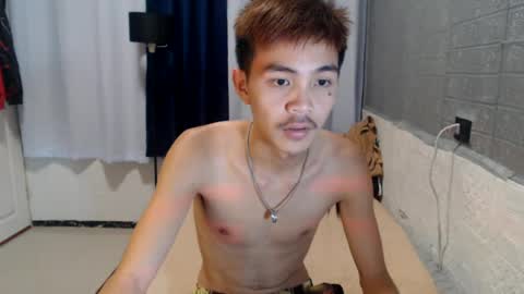 yourguy_josh23 online show from August 2, 7:43 pm