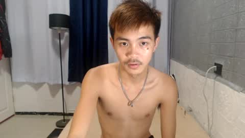yourguy_josh23 online show from August 6, 7:29 am