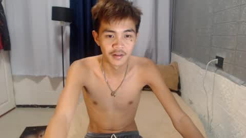 yourguy_josh23 online show from August 8, 4:29 pm