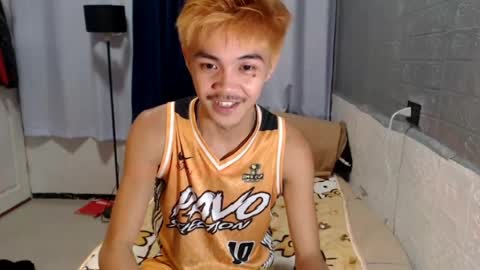 yourguy_josh23 online show from August 18, 5:24 am