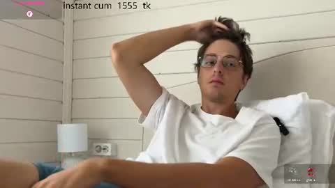 Chris     online show from August 16, 5:55 am