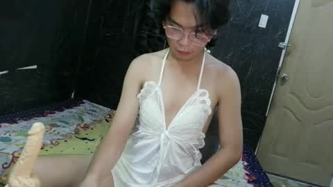 yourhotdodz online show from April 22, 7:22 am