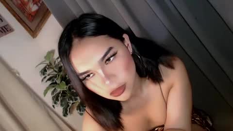 yourlove_dannica online show from May 8, 11:34 am