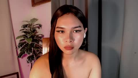 yourlove_dannica online show from May 10, 1:35 pm