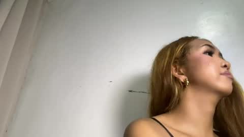 yourlovebella88 online show from August 14, 11:19 pm