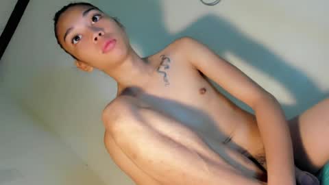 yourlycaezzamae69 online show from August 14, 7:28 pm