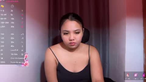 yournaughty_leigh online show from August 12, 11:40 pm