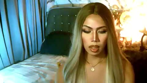 Chloe online show from March 15, 4:34 pm