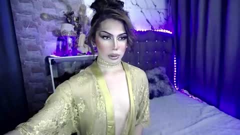 Chloe online show from September 8, 4:58 pm