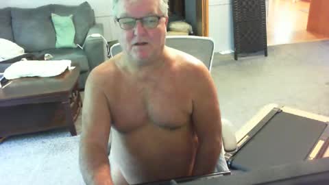 yourpoppi55 online show from July 8, 2:32 pm