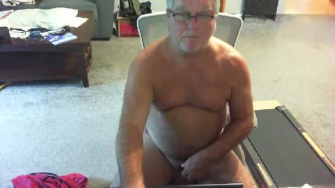 yourpoppi55 online show from July 18, 8:10 pm