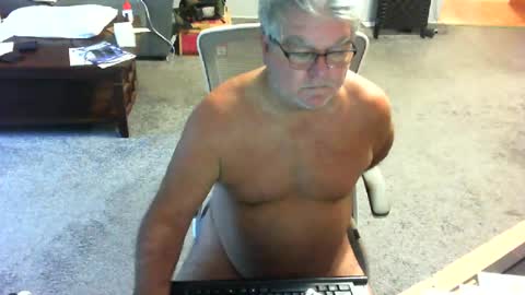yourpoppi55 online show from August 17, 11:37 am