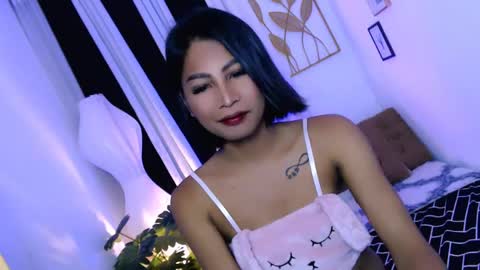 yourprettybella_ts online show from May 24, 11:46 am