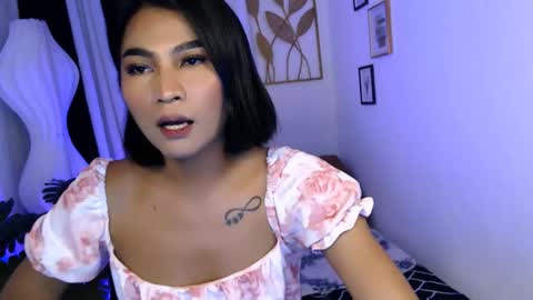 yourprettybella_ts online show from June 1, 3:04 pm