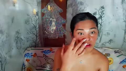 queenjedaa online show from May 19, 6:14 am