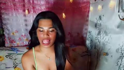 queenjedaa online show from May 24, 7:38 pm