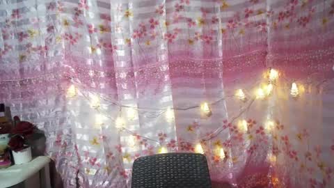queenjedaa online show from August 7, 10:48 am
