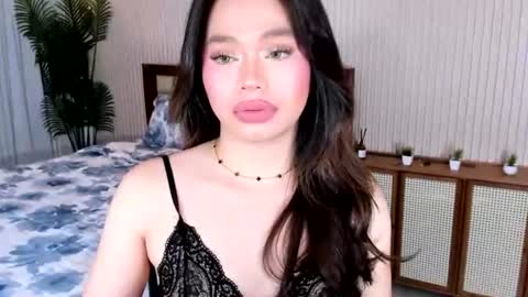 yourqueencarla online show from August 3, 9:55 pm