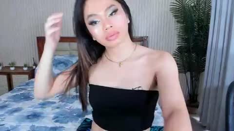 yourqueencarla online show from August 13, 10:35 pm
