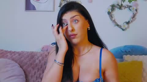 yours_goddess online show from August 3, 10:55 am