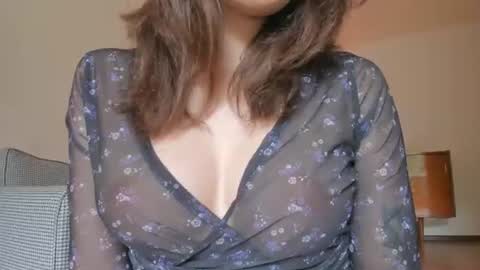 youre meyy online show from August 26, 10:11 am