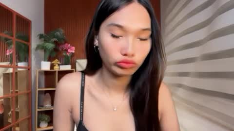 yoursluttyashxx online show from July 23, 11:40 pm