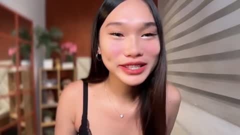 yoursluttyashxx online show from August 5, 11:03 pm