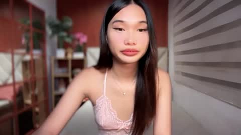 yoursluttyashxx online show from August 10, 10:33 pm
