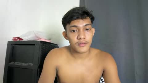 yourstreetguy_kenneth online show from August 1, 5:52 pm