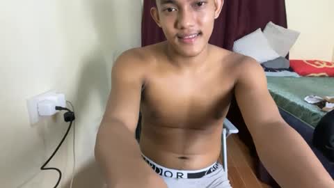 yourstreetguy_kenneth online show from August 1, 8:15 pm