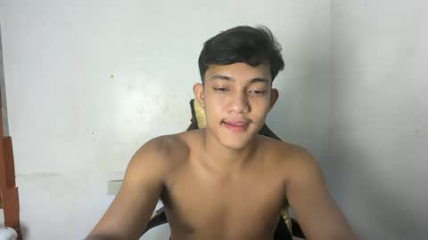 yourstreetguy_kenneth online show from August 4, 7:55 pm