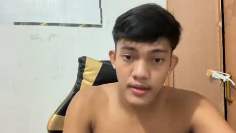 yourstreetguy_kenneth online show from August 7, 8:42 pm
