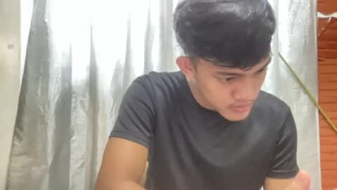 yourstreetguy_kenneth online show from August 10, 9:49 pm