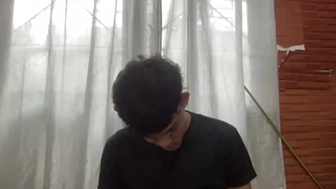 yourstreetguy_kenneth online show from August 11, 12:01 am
