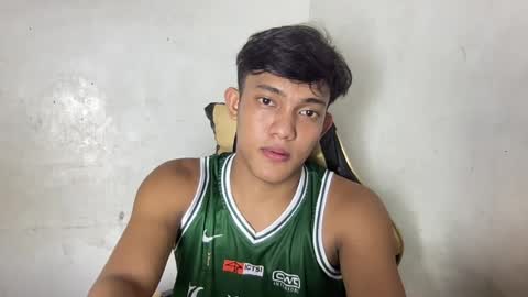 yourstreetguy_kenneth online show from August 11, 5:48 pm