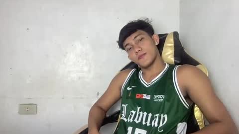 yourstreetguy_kenneth online show from August 12, 1:41 am
