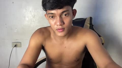 yourstreetguy_kenneth online show from August 13, 12:13 am