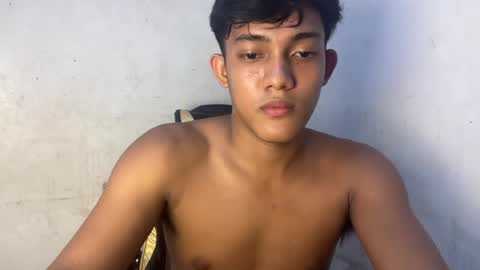 yourstreetguy_kenneth online show from August 14, 7:01 am