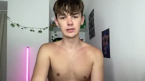 yoursweetyguy online show from August 3, 5:09 pm