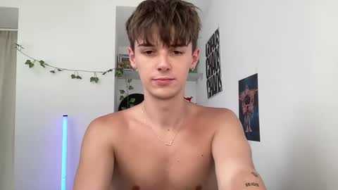 yoursweetyguy online show from August 5, 1:42 pm