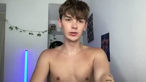 yoursweetyguy online show from August 5, 5:00 pm