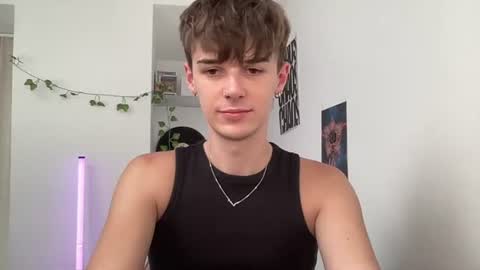 yoursweetyguy online show from August 6, 10:25 am